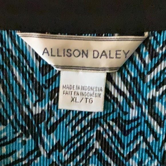 Do Allison Daley shirt. - Picture 2 of 4